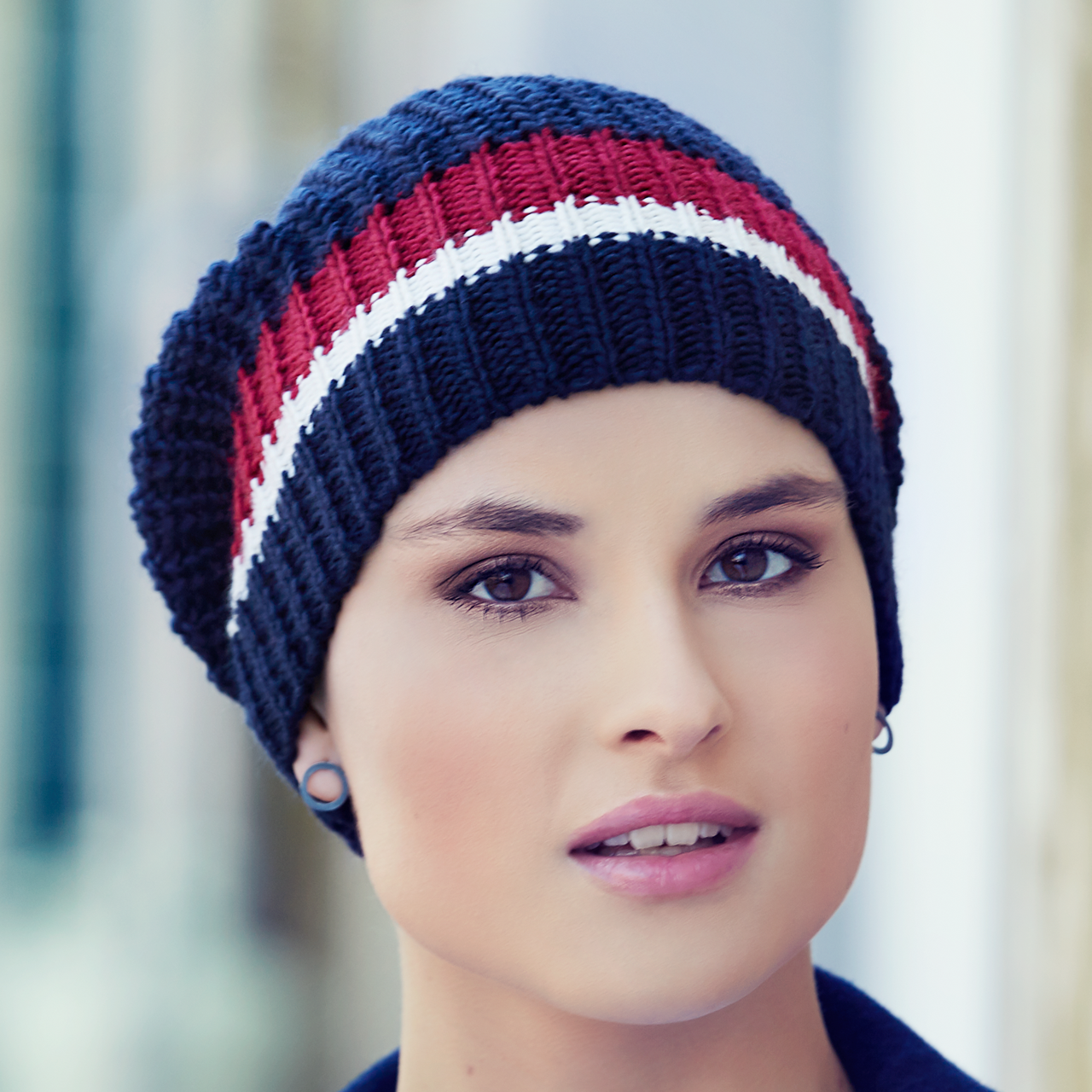 HocEbba - V Knitted Hat 0575 Off White with Blue and Red